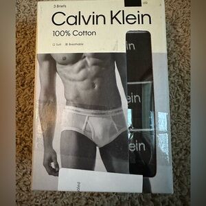 Calvin Klein Men's White and Black Briefs - 3 Pack